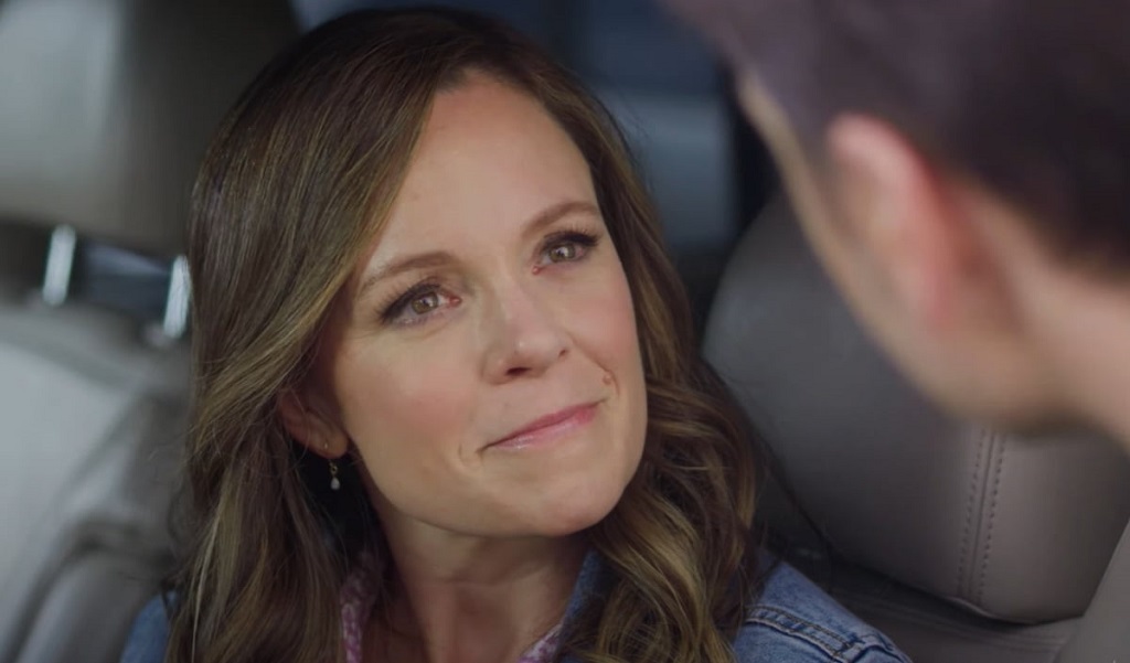 Rachel Boston plays Anne in A Christmas Cookie Catastrophe