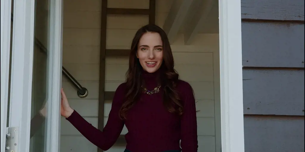 Kathleen Cannon as Harmony in A Tiny House Christmas in 2021