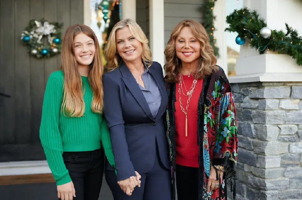 Maesa Nicholson (left) with Alison Sweeney(centre) and Marlo Thomas (right)