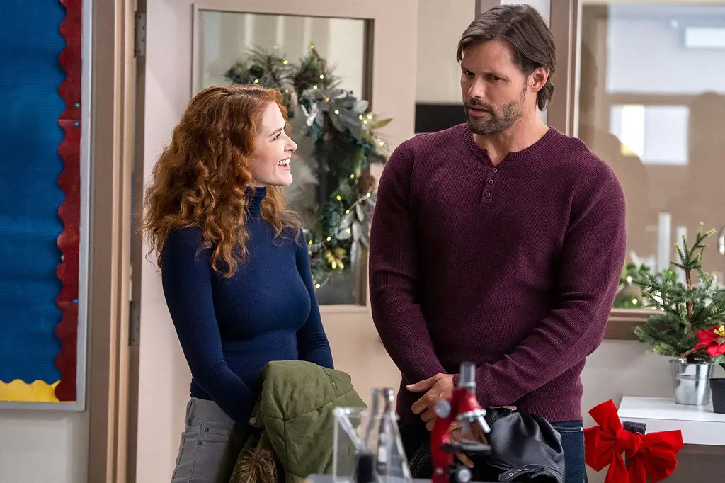 MacKenzie Graves(Sarah Drew) and Chase Weston (Justin Bruening) developed a connection with each other after a conversation in a school dorm room