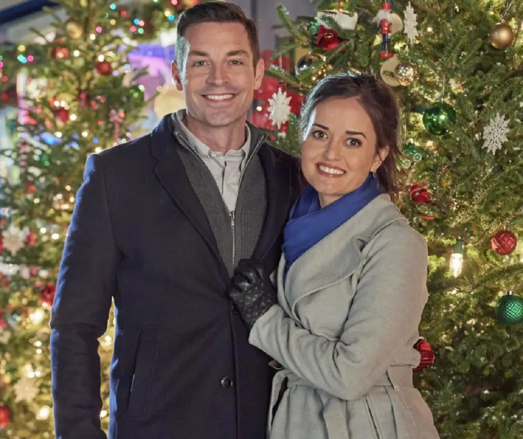 Christmas at Grand Valley Starring Danica McKellar (Kelly) and Brennan Elliott (Leo)