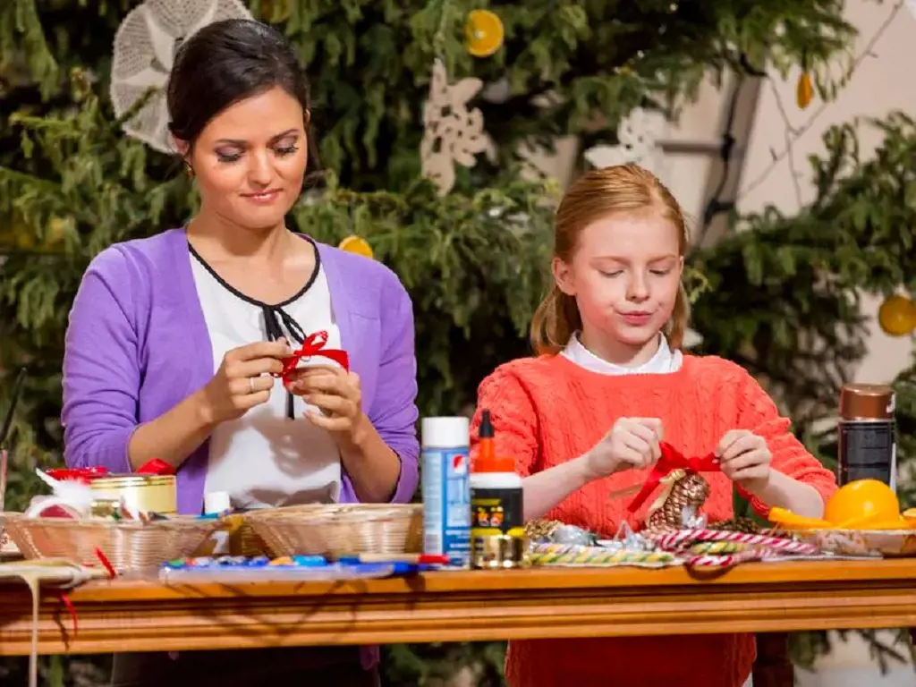 One of the scenes from Crown For Christmas shows Danica McKellar and Ellie Botterill.
