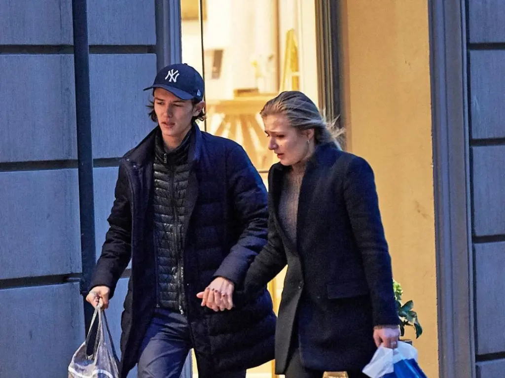 Benedikte Thoustrup and Prince Nikolai were spotted holding hands while carrying shopping bags