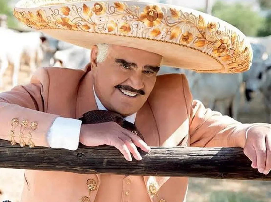 Chara's family to participate in the mass of the body present of Mr. Vicente Fernández Gomez at Rancho Los Tres Potrillos