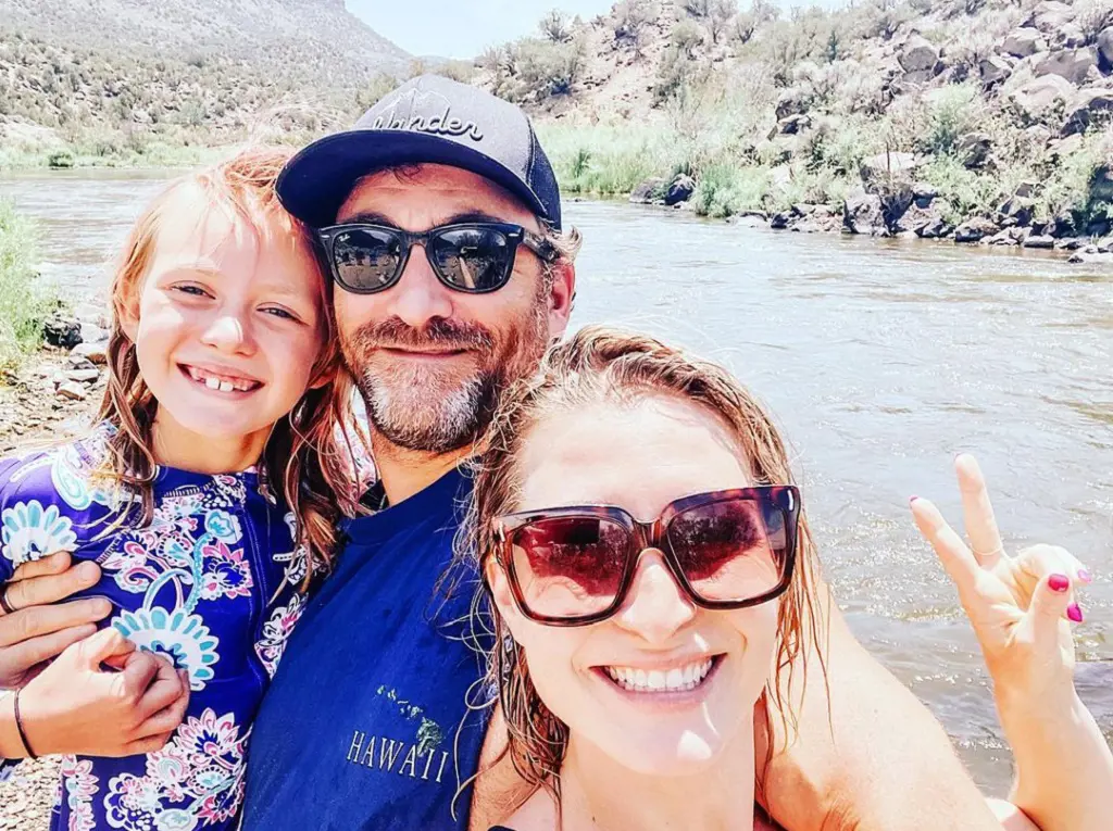  Gabrielle Stone and Taymour Ghazi had a little tour with Ghazi's daughter in Mammoth Lakes, California