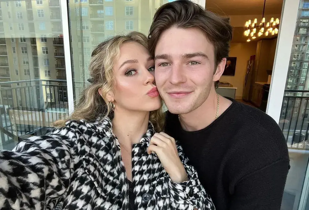 Since 2017, Brec Bassinger has been in a relationship.