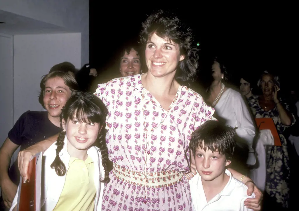 Susan Saint James on set of her movie with her children