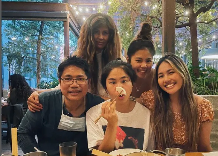 Sean Lew with his father, mother and sisters