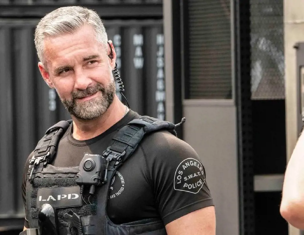 American actor Jay Hartington playing a Sergeant in crime fiction SWAT