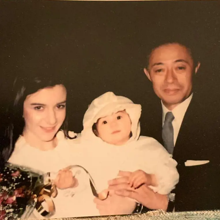 Yukawa's childhood memory with her mother, Susanne Bayly-Yukawa, and father, Akihisa Yukawa, in 1982. She lost her father in a 1985 Japan Airlines Flight 123 disaster.