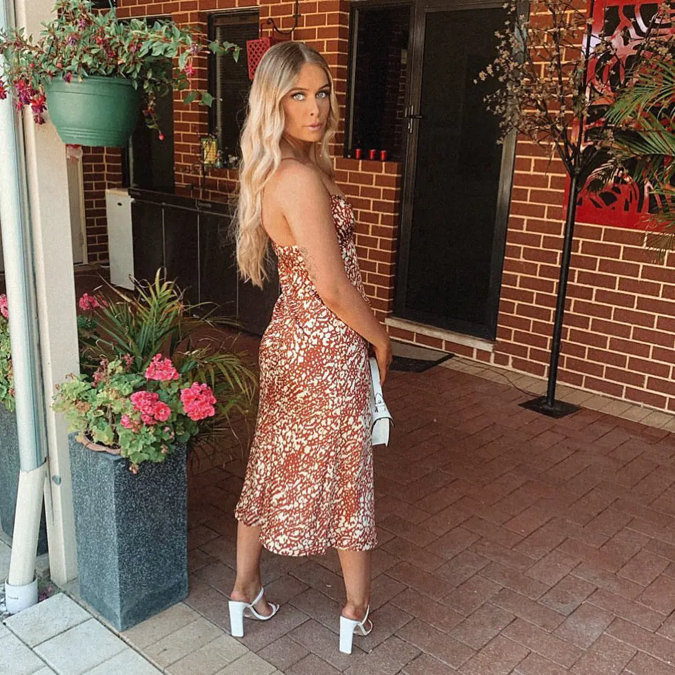 Kirra is the social media influencer who shared captivating pictures on Instagram with her elder sibling Bronte. She exploded in anger after learning about Harrison's affair. 