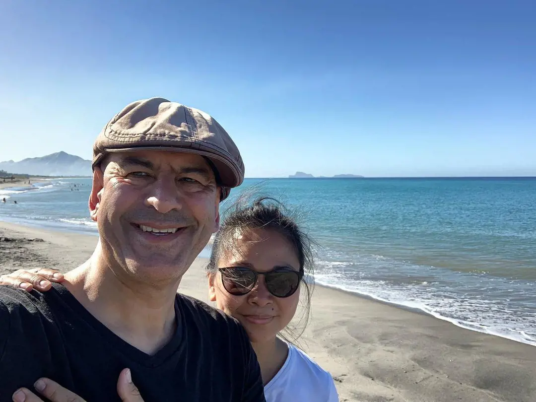 Majumdar's walked with Villanueva in San Narciso, Zambales, Philippines, on a beach on December 23, 2019, and celebrated the Christmas together.