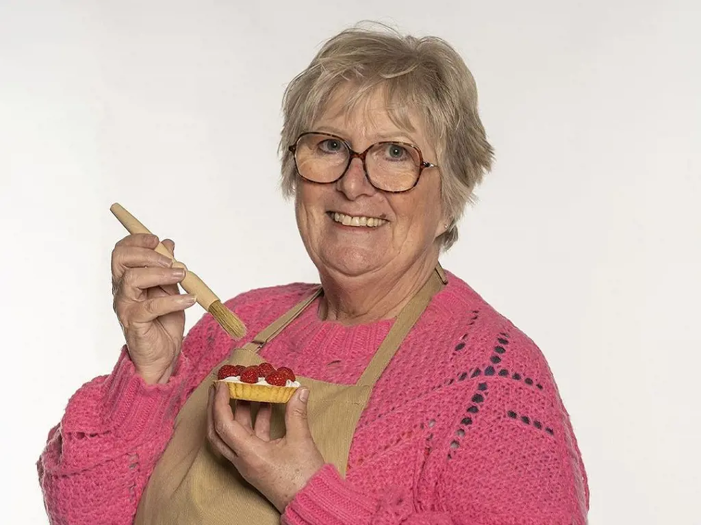 Great British Bake Off 2022- Meet 60 Years Old IT Manager Dawn And Her Partner- Things About Her