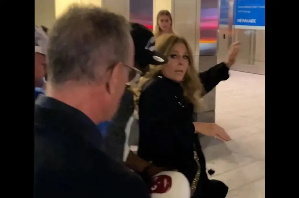 What Happened To Rita Wilson At The NYC Fans Crowd?
