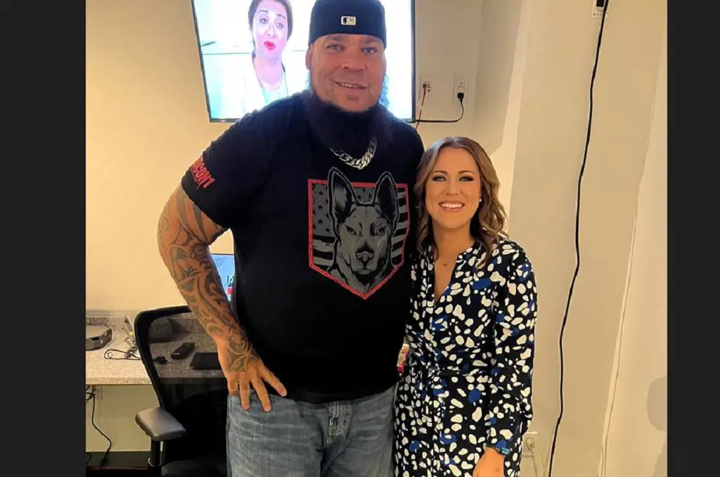 Recent picture shared by Erin on Twitter about meeting Tyrus on the Gutfeld show