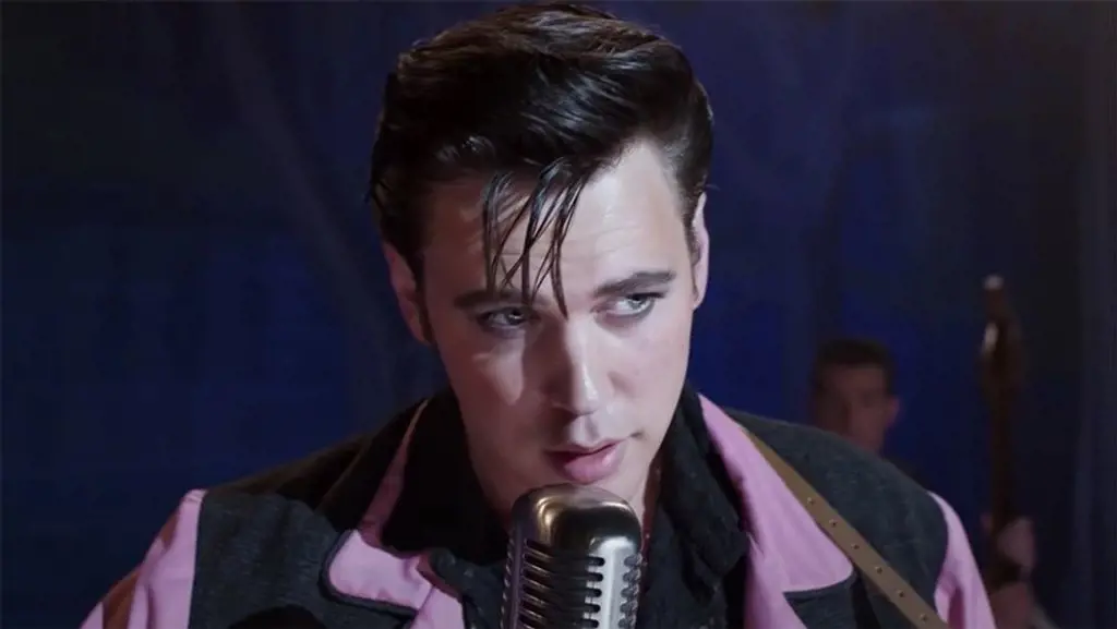 Austin Butler looks like young Elvis Presley. Austin brought Elvis alive on-screen with his incredible role. 