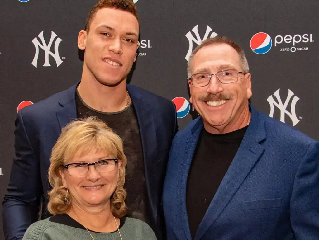 Aaron Judge with his parents Wayne & Patty Judge in an event