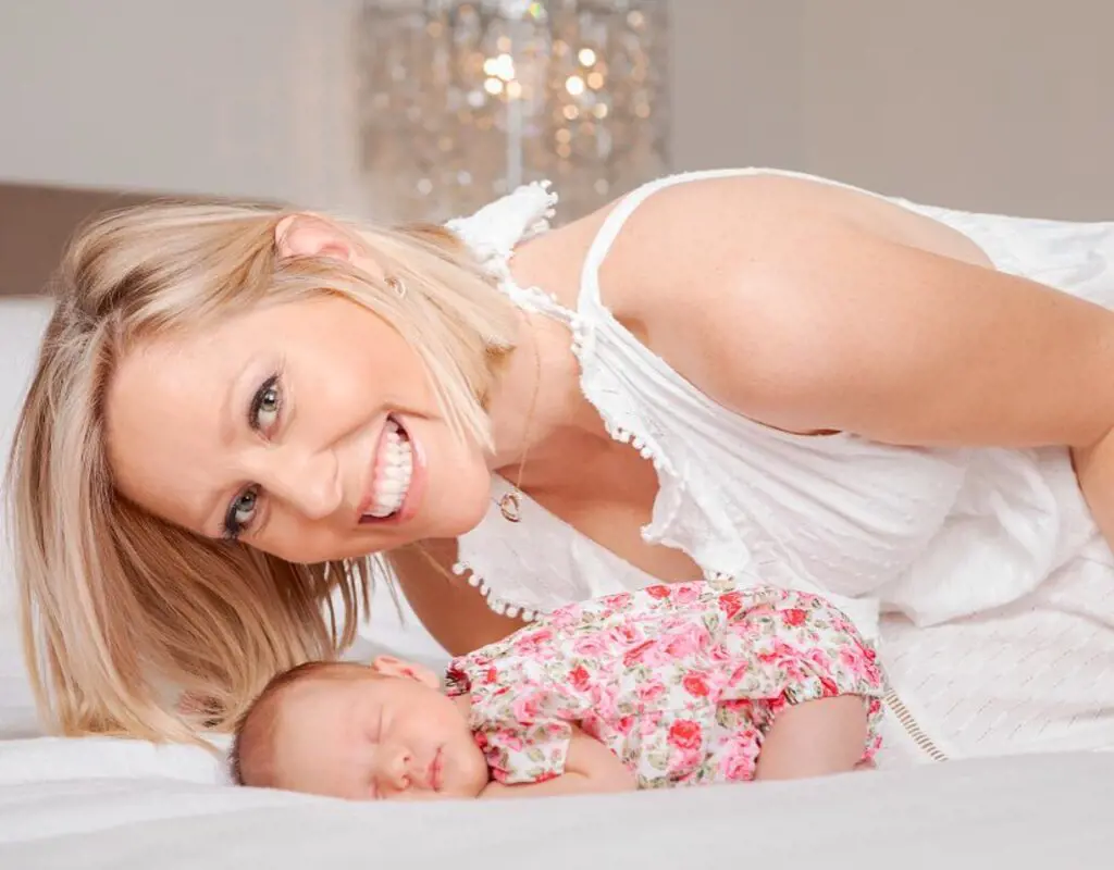 former hi-5 starlet Charli Robinson with her first daughter Kensingon Claire Talbot in 2018, she looks joyous to be a mother