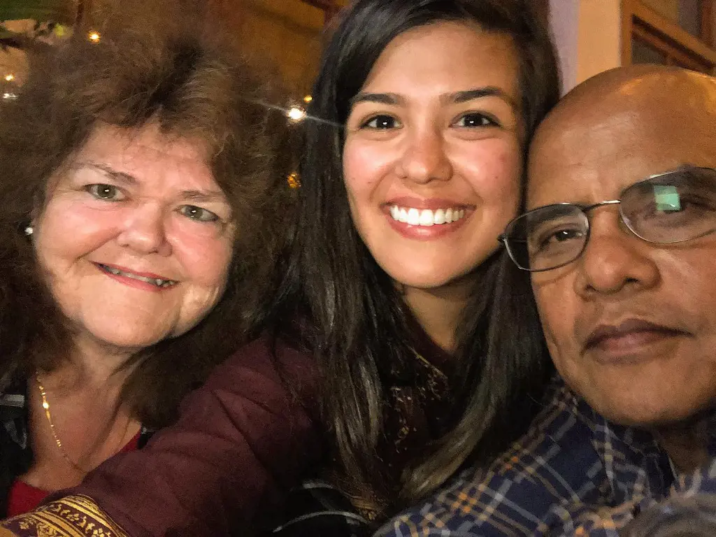 Arianna Afsar with her parents 