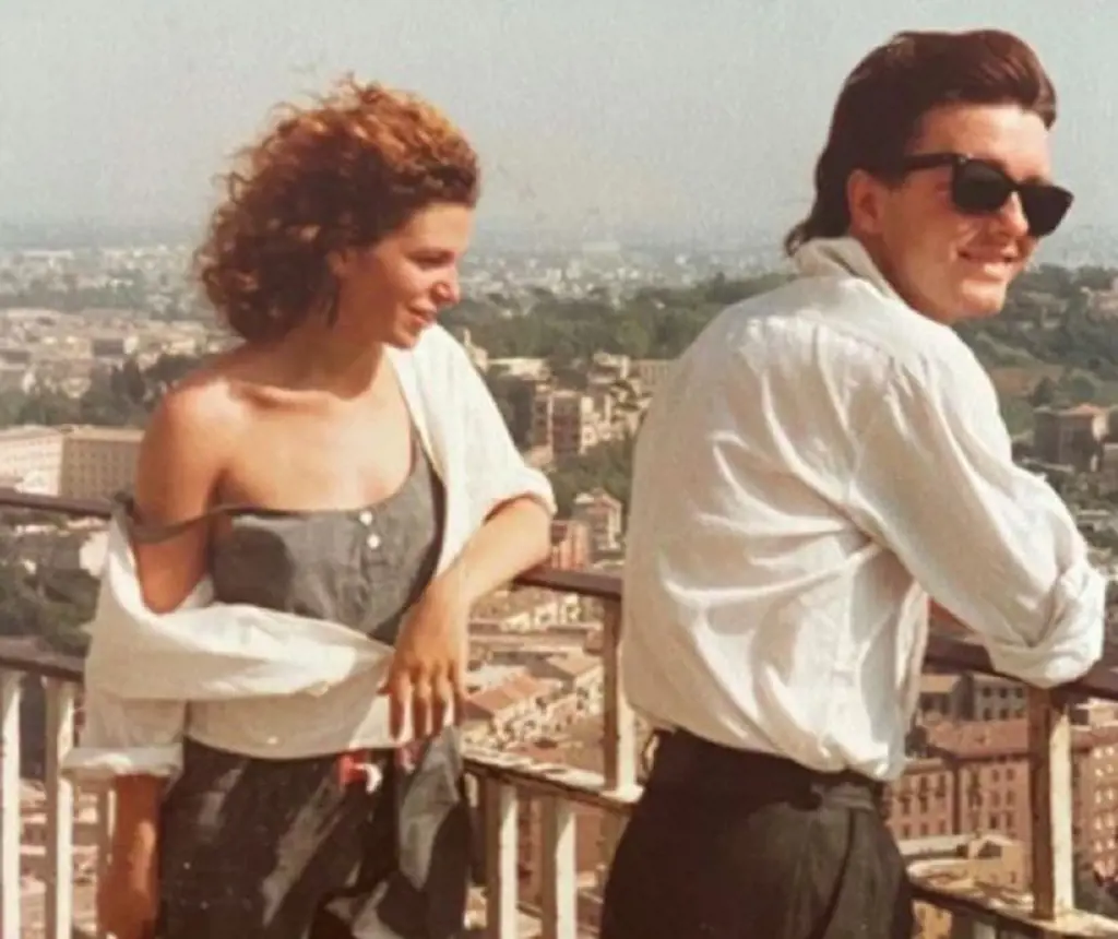 Ricky Gervais and Jane Fallon has been in a relationship since 1982 but haven't married or have kids yet, this picture above is from 80s when they used to live in a flat above the brothel