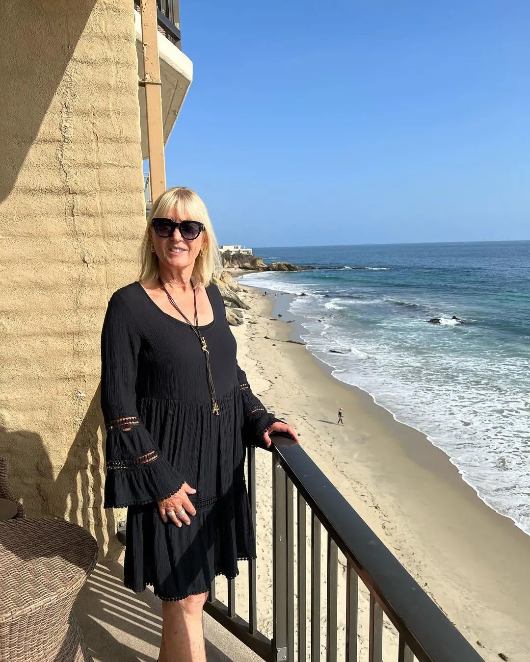 Dominique's hubby Robert surprised her with a getaway at Laguna Beach's Surf and Sand hotel, and she got a new pair of fancy sunglasses 