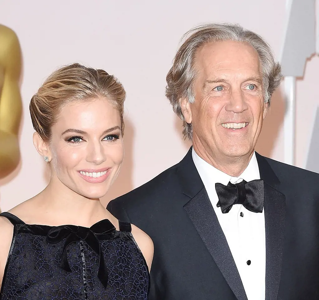 The actress and her father, Ed, join the 87th Annual Academy Awards on February 22, 2015, at Hollywood & Highland Center in Hollywood, California.